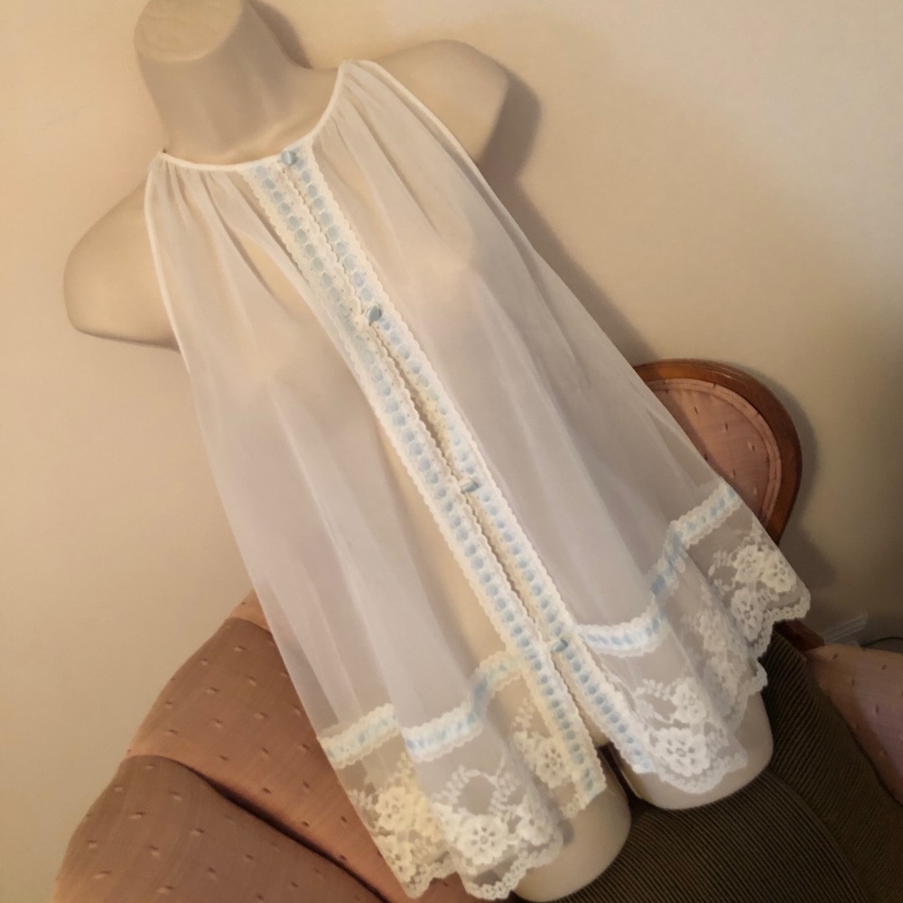 Lovely little blue & white vintage nightie